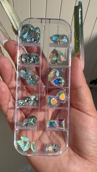 Image 2 of Seafoam/Ab Crystal Box (27pc )