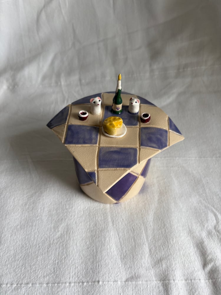 Image of mouse picnic box 