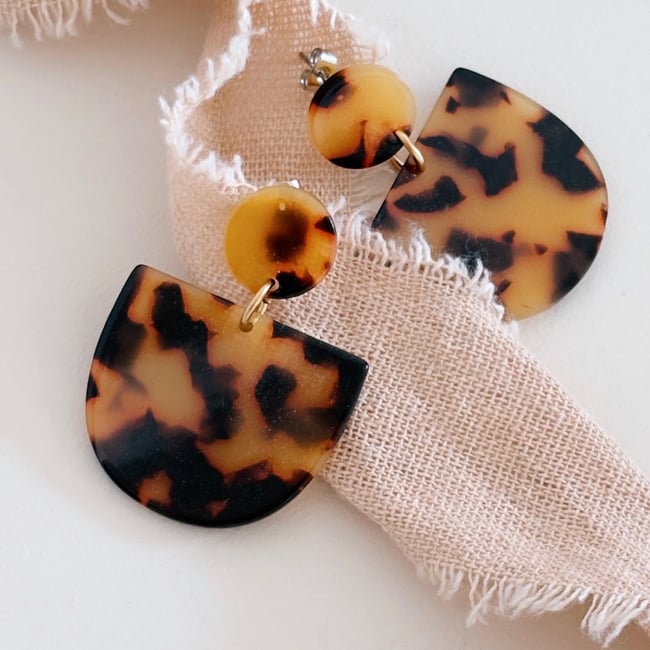 AGATHE  | Boucles d'oreilles en acétate motif écaille de tortue
