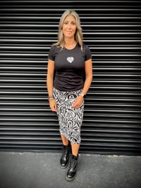 Image 7 of Taylor- fitted tee.