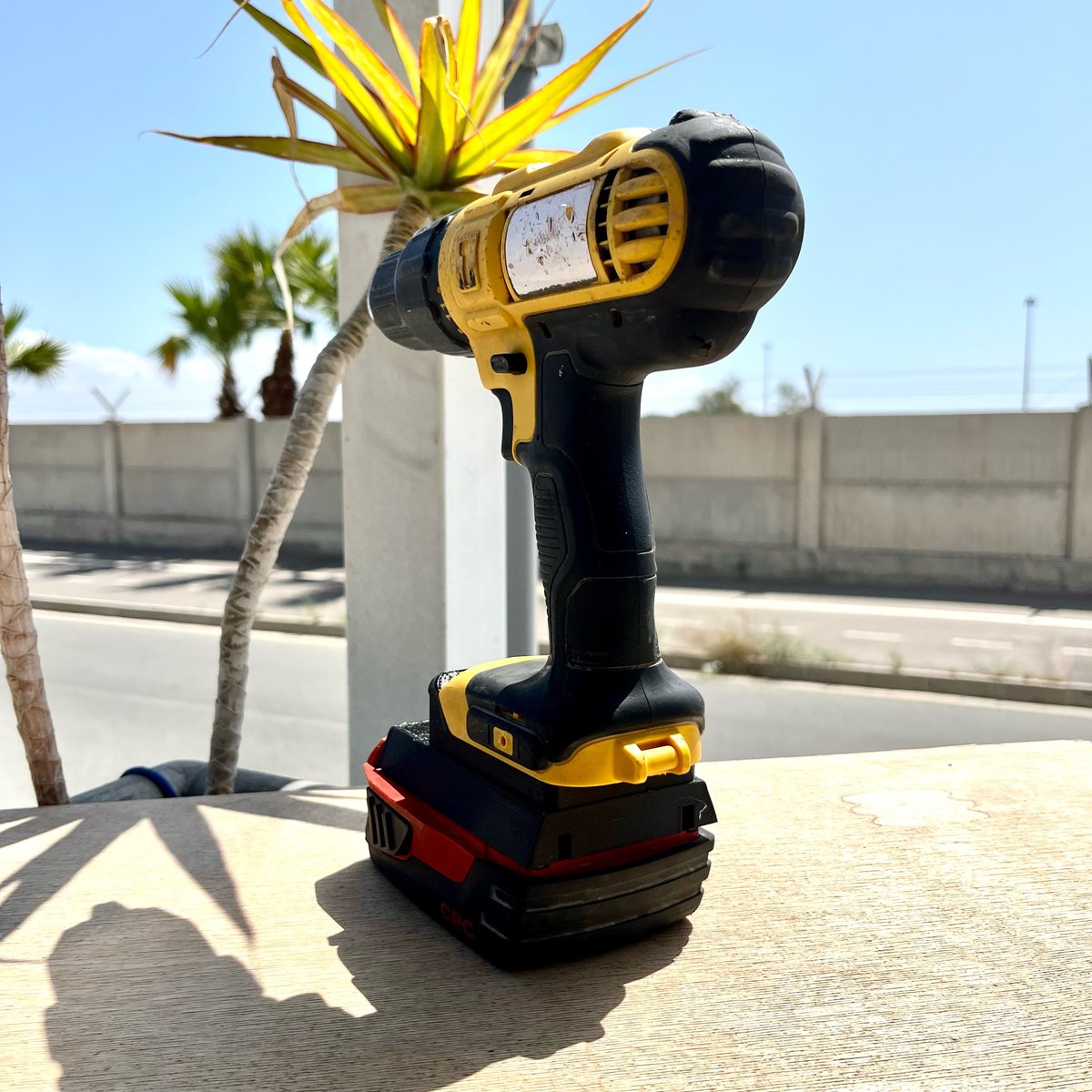 DeWalt XR Adapter To HILTI CPC 22v Battery mariomaker