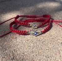 Simple evil eye bracelet 