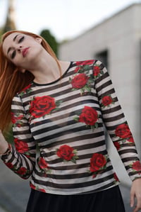 Image 1 of CAMISETA TUL ROSAS