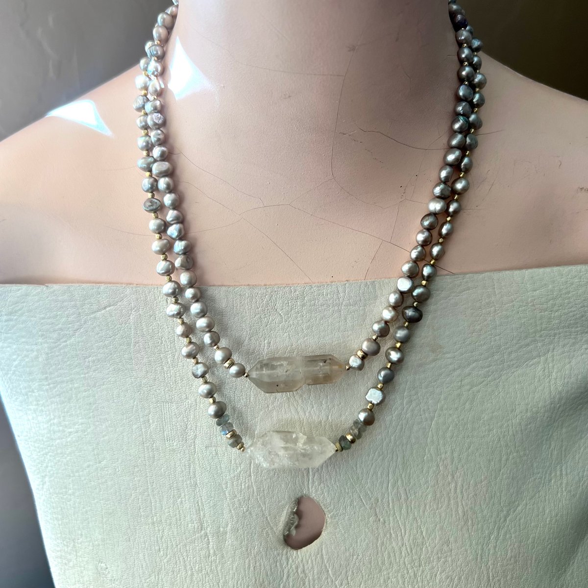 *new* HORIZONS-gray pearls + gray dt quartz