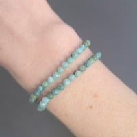 Image 2 of Bracelet ajustable jaspe vert sur cordon 