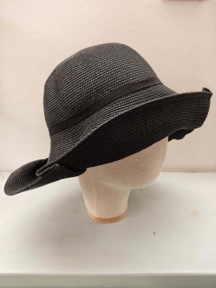 Image of Cappello diva nero modellabile