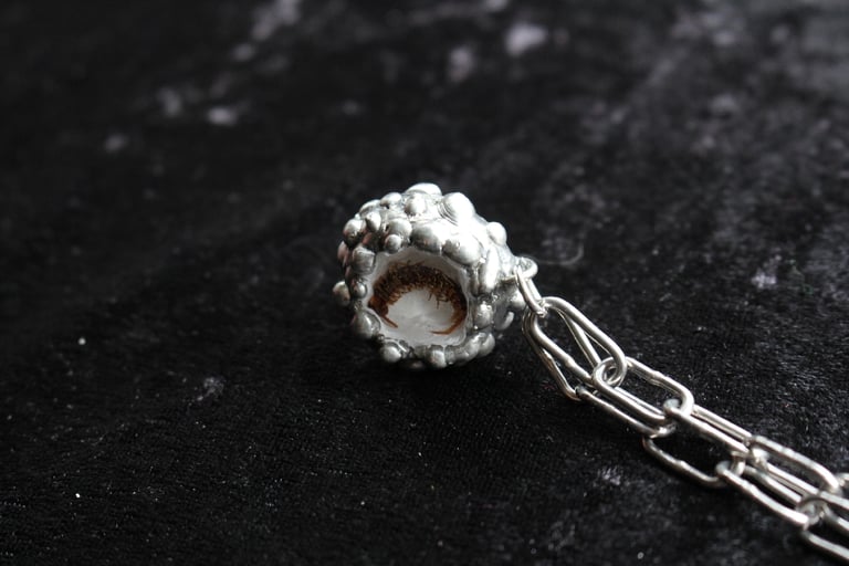 dead good centipede necklace Image 5