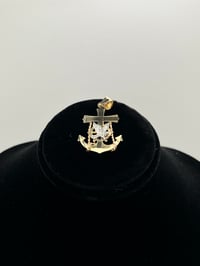 Image 1 of 10k Anchor Cross
