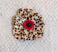 Image 4 of Broches fleurs léopard au choix 