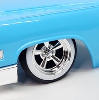 Image 1 of 1:25 15" Supremes