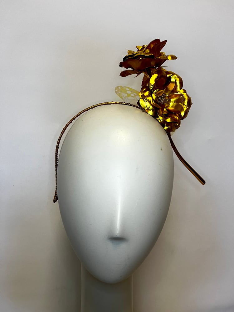 Image of Gold flower w butterfly 