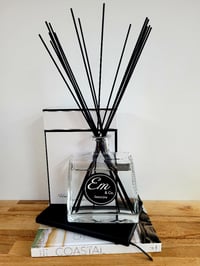 Image 1 of 700ml Clear Reed Diffuser with Black Reeds