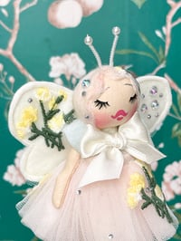 Image 1 of Mini Sparkle Pixi Flora