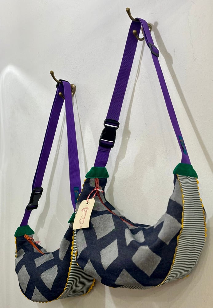 Image of Banana Bag Spring 3