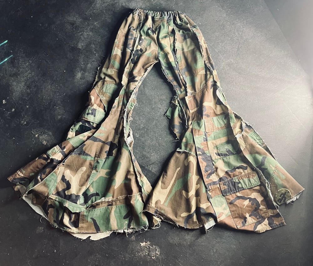 Extreme Camo Flares 