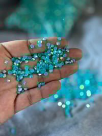Image 2 of Carribean Blue -4mm Jelly Resin Rhinestone 