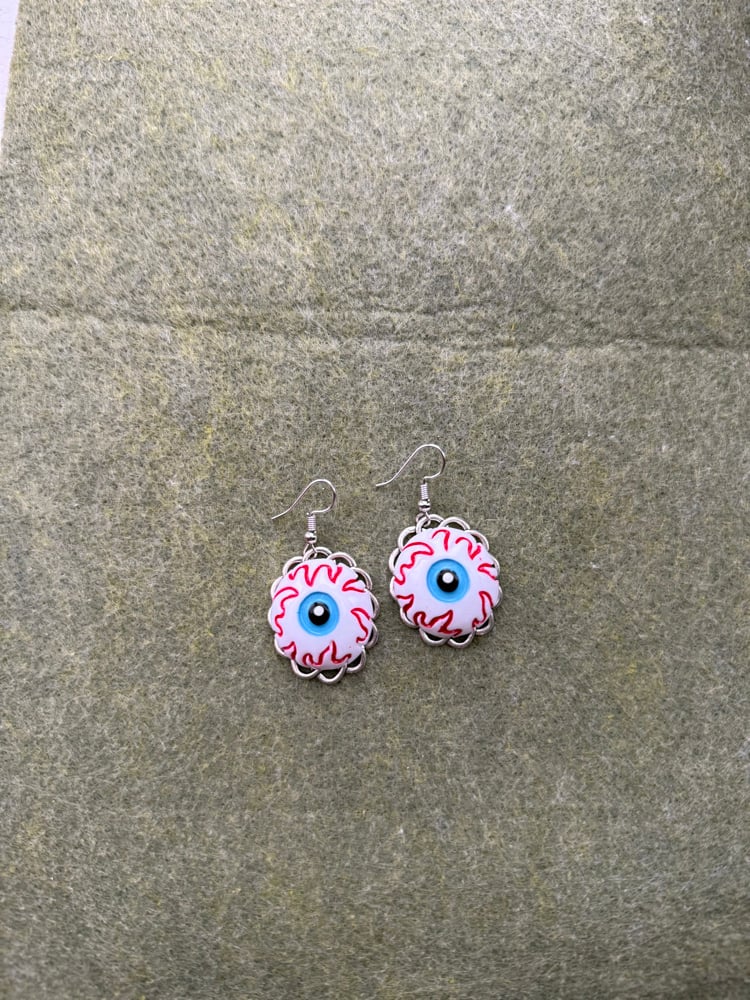 Image of Spooky eyeball earrings 