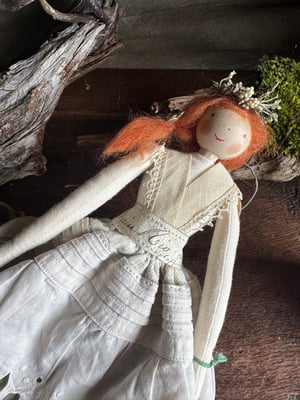 Image of Fae with auburn hair