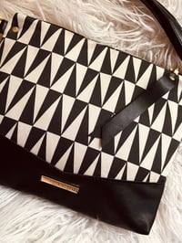 Image 3 of Black & cream triangle crossbody 