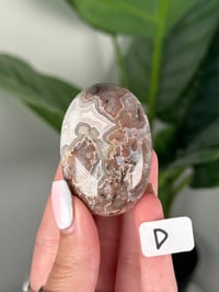 Image 4 of SANGRIA LACE AGATE PALM STONES LOT 1