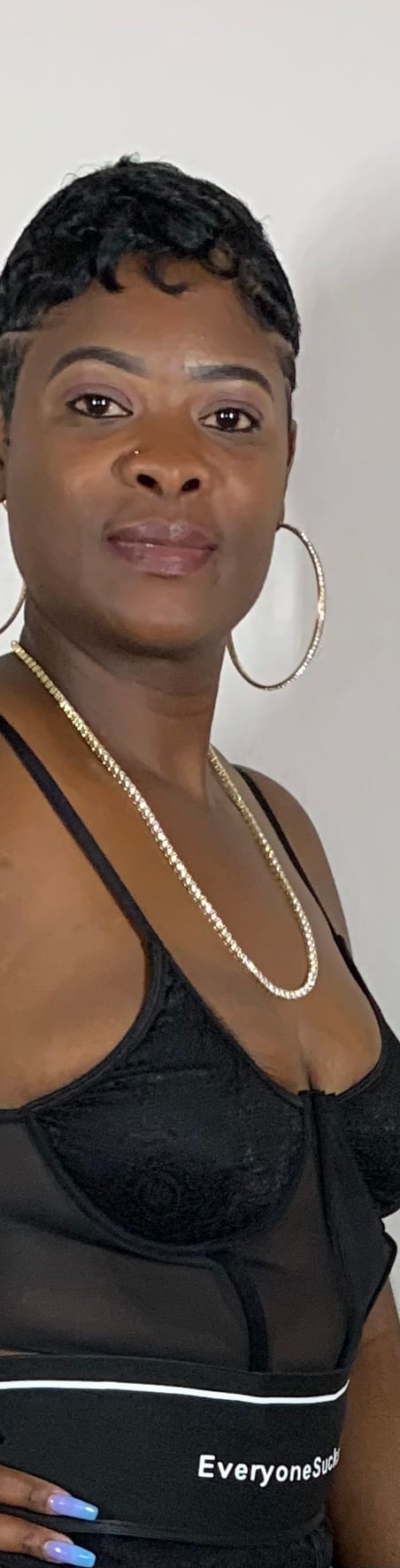 V Shape Crop Top Image 3