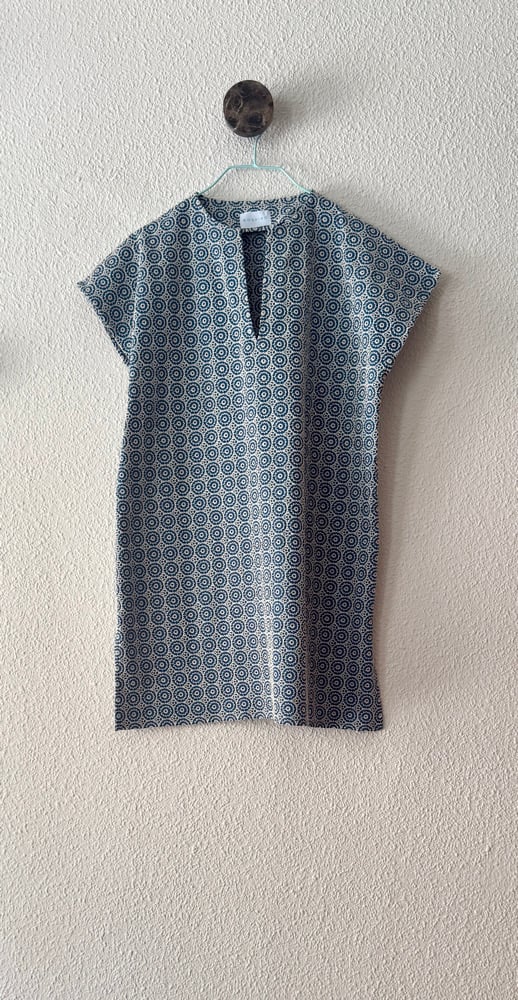 BLUE BRODERIE ANGLAISE SHORT KAFTAN