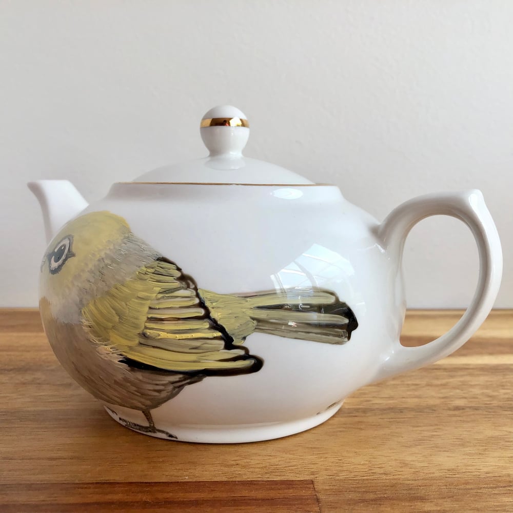Silvereye Teapot