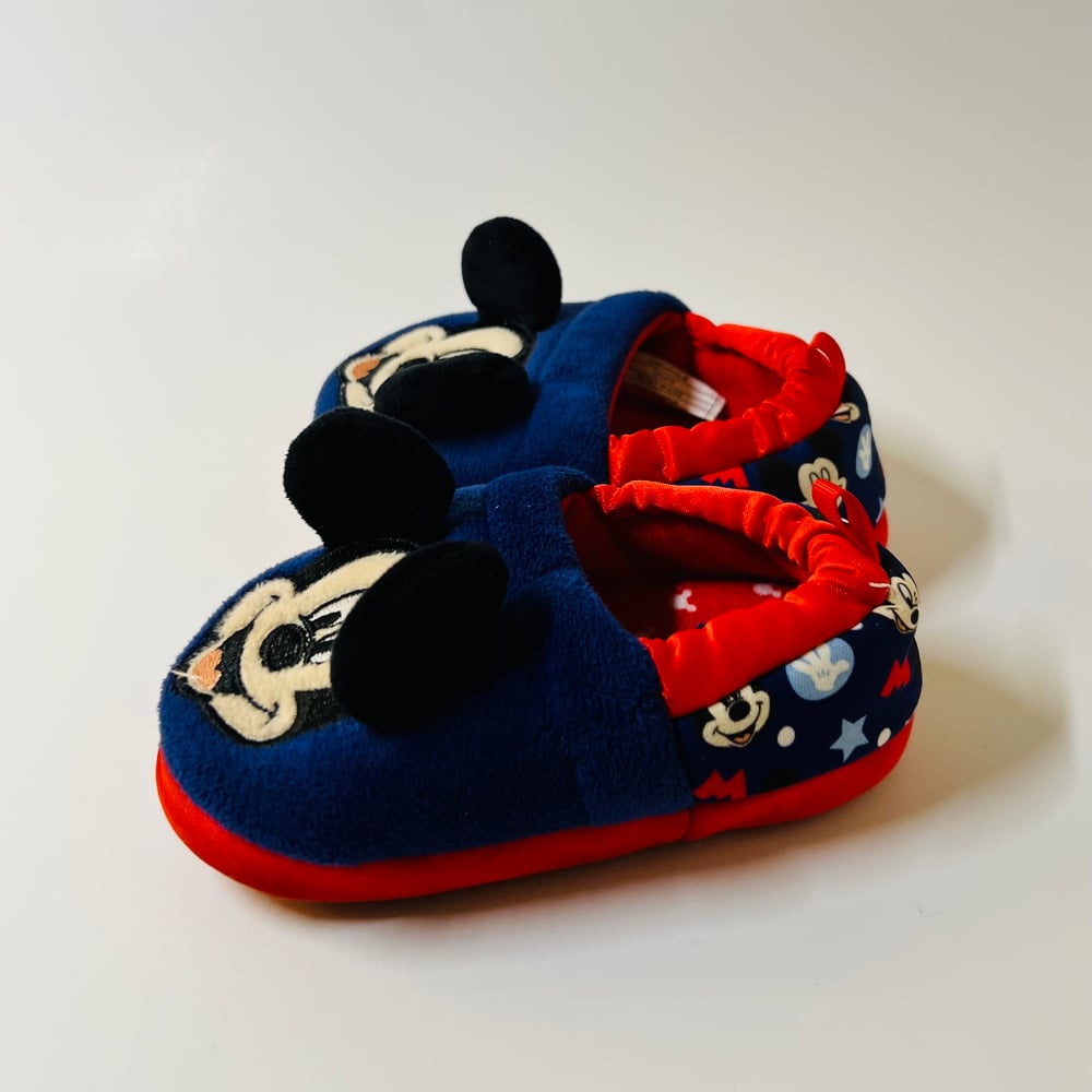 Image of MICKEY HOUSE SLIPPERS size 5/6