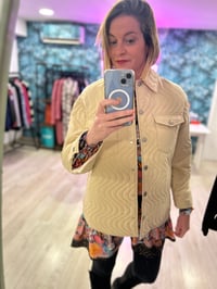 Image 3 of CHAQUETA ACOLCHADA PRIMAVERA BEIG (ANTES 49,90€)