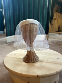 Image 3 of 1960s Bubble Lace Veil