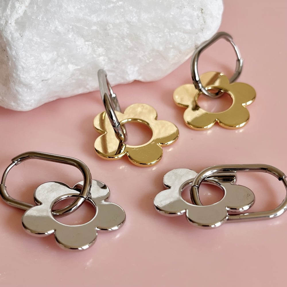 Daisy huggies Clearance