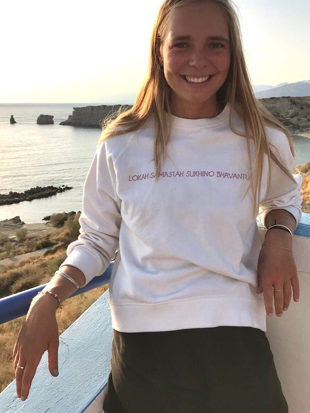 Image of LOKAH - Sweatshirt