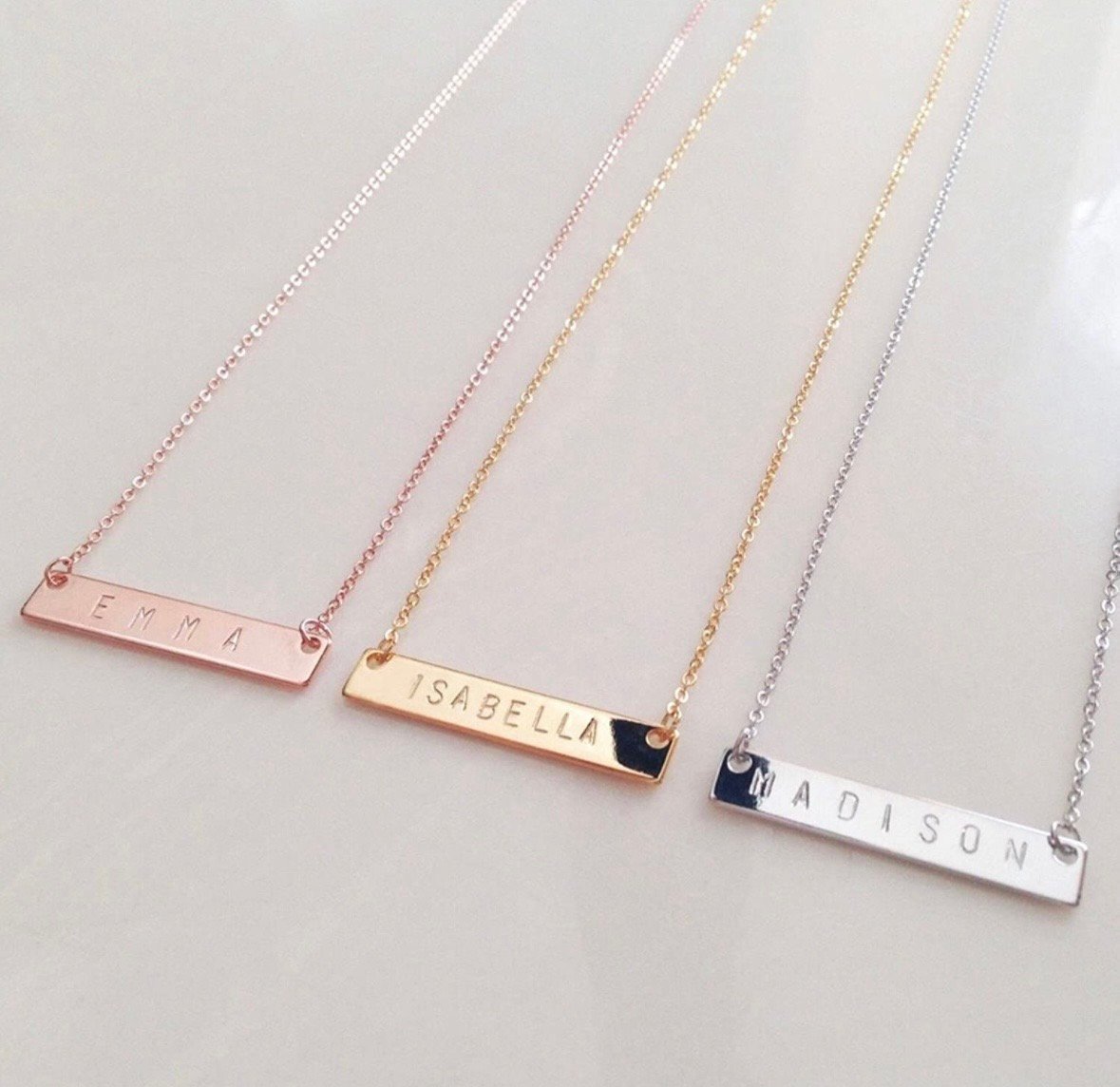 Basic bar necklace 