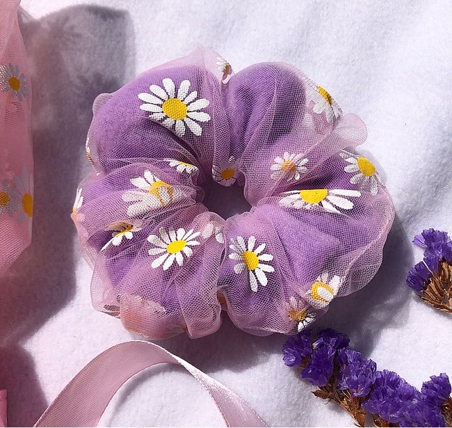 Daisy Tulle Scrunchie 
