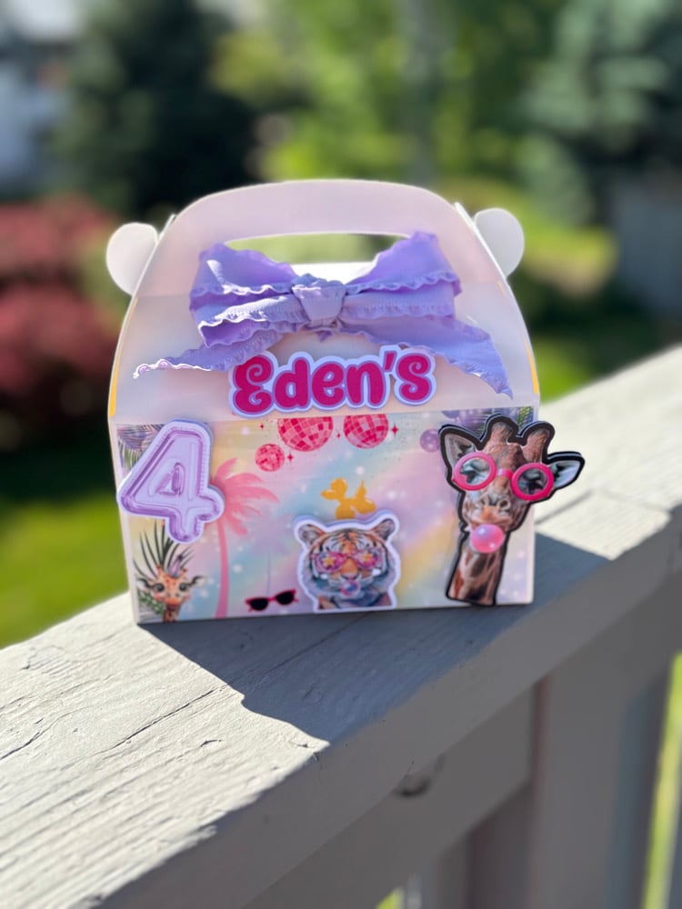 Image of custom gable party boxes 