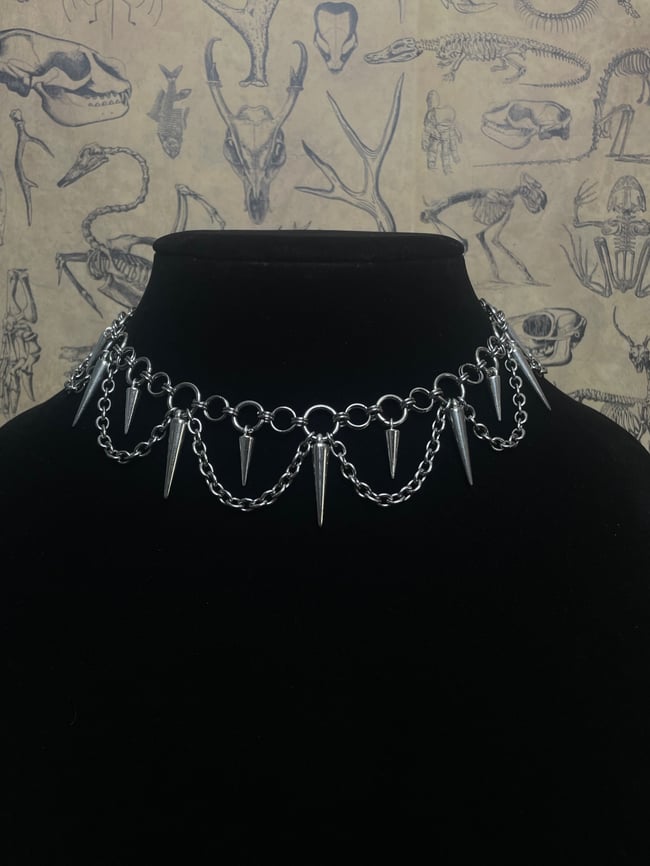 “Cascading Spikes” chainmail necklace 