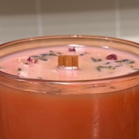Image 4 of tomato vine scented candle