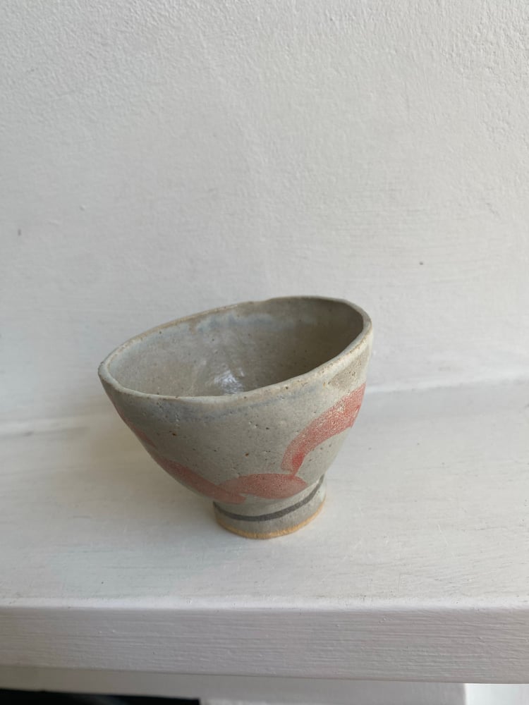 Deep footed bowl (black circle) Image 4
