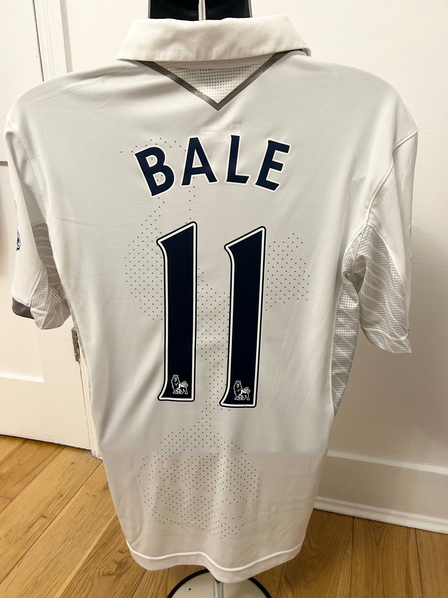 Image of Tottenham Hotspur “BALE 11” 2012/13 Home Shirt + PL patches (M)