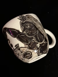 Image 3 of The queens of life