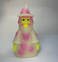 Image 1 of GLOW IN THE DARK WIZARD (YELLOW/CANDY PINK)
