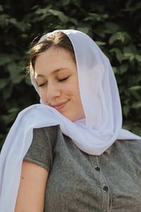 Image 2 of Sacred Heart Veil (White)