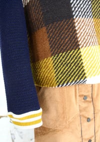 Image 2 of THE PULL beige