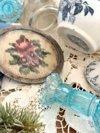 Image 3 of Box de Brocante « Bleu délicat »