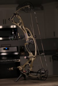 Image 1 of Hoyt RX-3 / RX-5 Carbon Grip (RH)