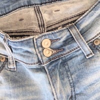 Image 3 of Women 529 Skinny Leg Curvy Light Wash Jeans