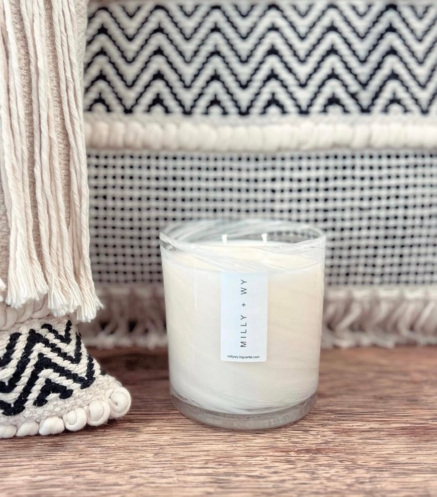 Image of White Swirl Vogue Luxury Soy Candle