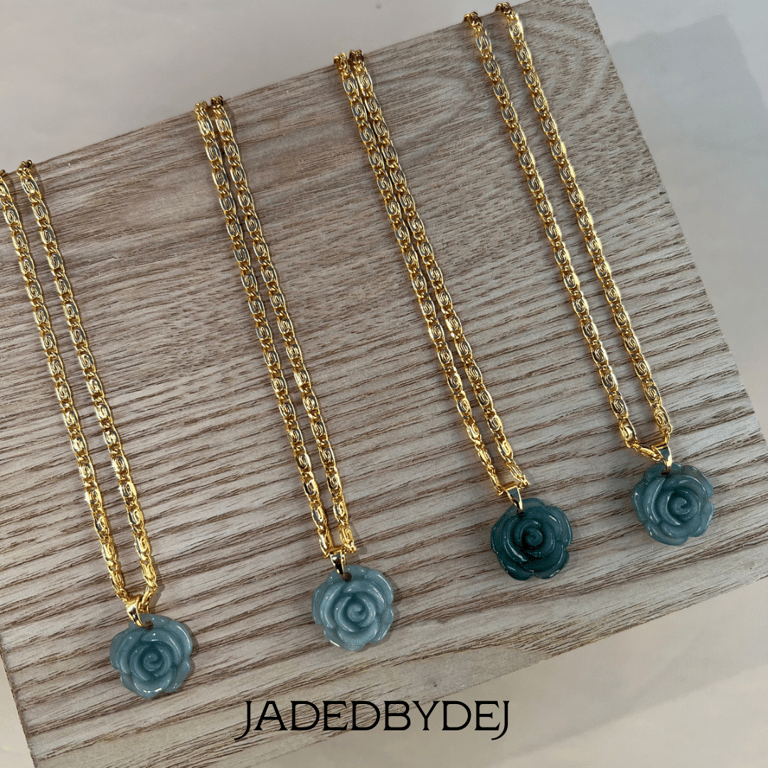 rose necklace  Image 3