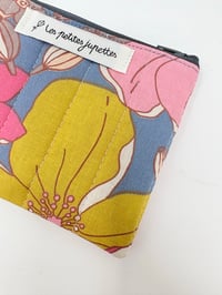 Image 3 of Pochette Porte-monnaie LA DISCRÈTE matelassé fleuri fond gris bleu foncé
