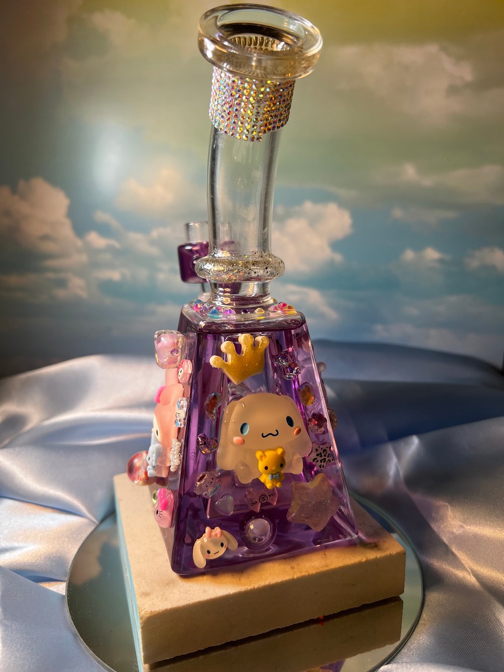 Purple freeze sanrio pyramid bong